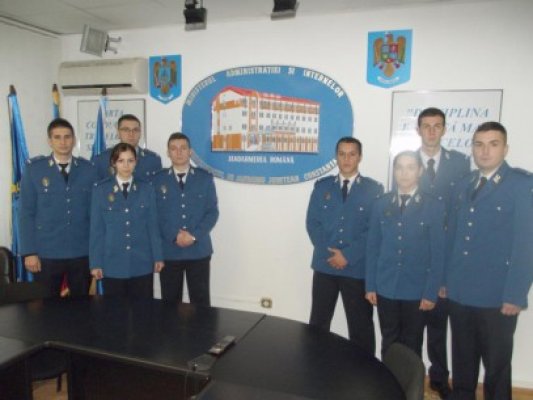 8 ofiţeri din promoţia 2013 ai Academiei de Poliţie, încadraţi la IJJ